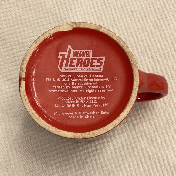 Marvel Heroes 2011 Large Oversized Mug/Cup Red with all the Heroes on it - Picture 10 of 14